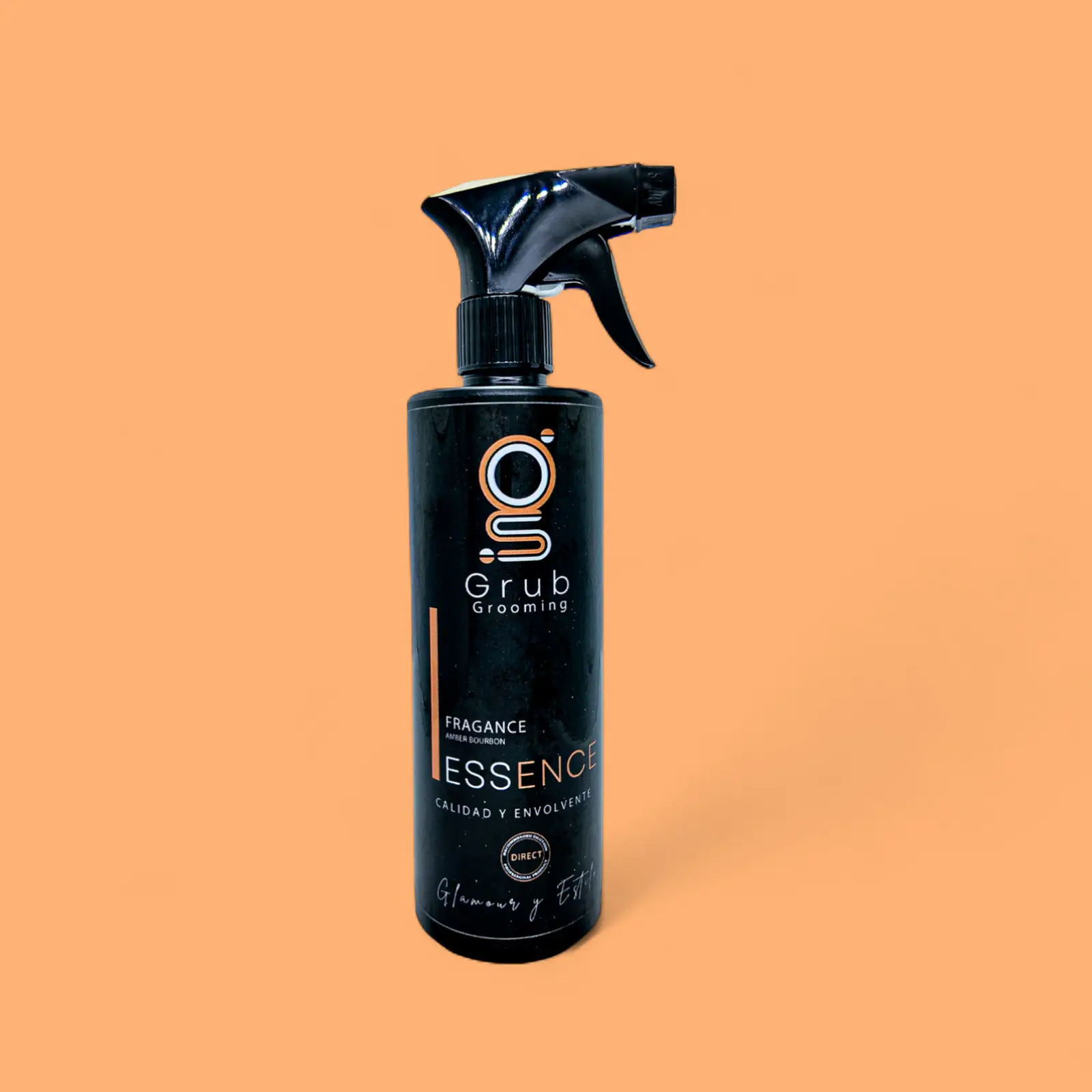 Fragancia Essence Amber Bourbon de GRUB Grooming en botella de 500 mL. Ideal para groomers profesionales que buscan un aroma de calidad envolvente para sus mascotas. Glamour y Estilo.