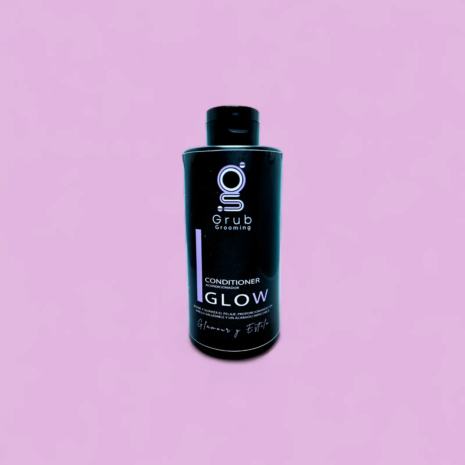 Acondicionador Glow de GRUB Grooming en botella de 500 mL. Cosmética profesional que eleva tu nivel de grooming con texturas que responden al toque. Nutre y suaviza el pelaje para un brillo saludable y un acabado impecable.