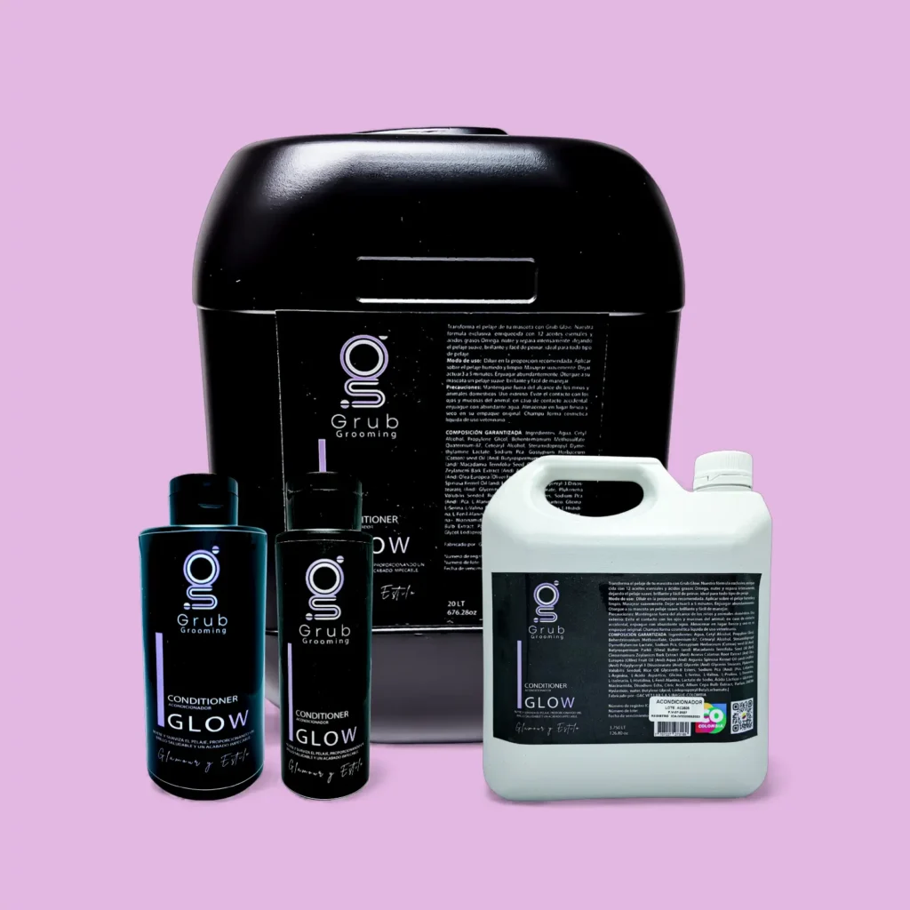 Colección completa del acondicionador Glow de GRUB Grooming en presentaciones de 20 L, 3.780 mL, 1.000 mL y 500 mL. Cosmética profesional diseñada para nutrir y suavizar el pelaje, proporcionando un brillo saludable y un acabado impecable.