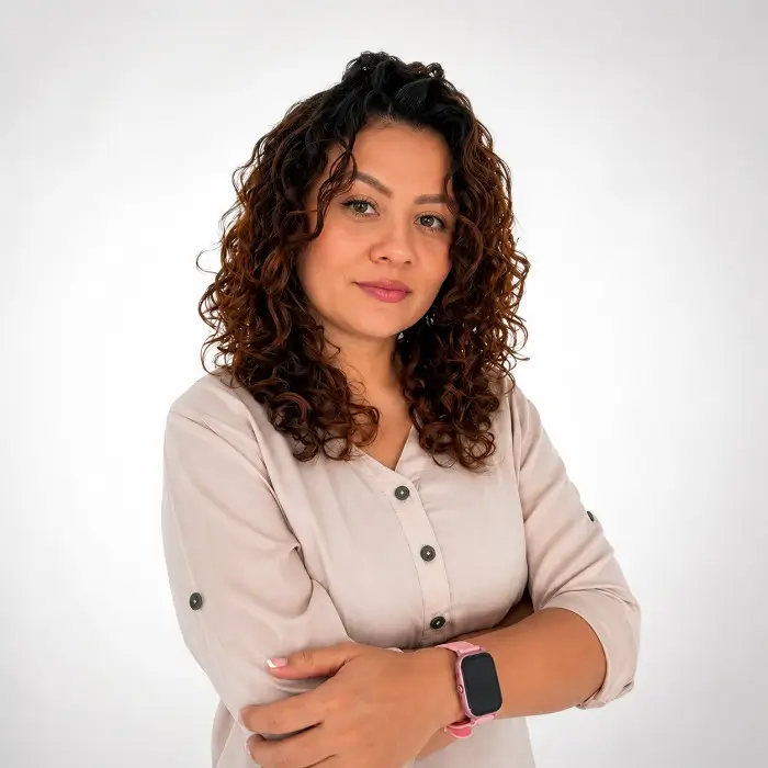 Nathalye Galvis, distribuidora autorizada Groving Professional, experta en optimización de inventarios para spas y peluquerías caninas.